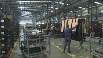 開工首日接到大額訂單 武漢嘉華開啟“忙碌模式”汽車配件生產迎新春